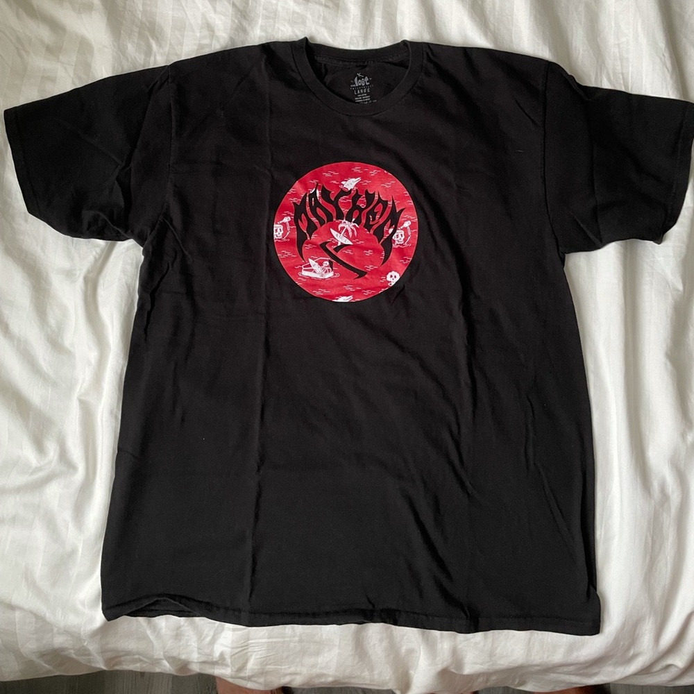 Black graphic Lost tee